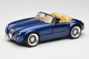 Wiesmann Roadster MF3 Blau Revell 1:18 Wiesmann Roadster MF3 Blau Revell 1:18 08861 Metall
