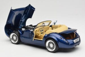 Wiesmann Roadster MF3 Blau Revell 1:18 08861 Metall — Bild 5 von 8