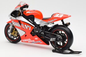 Yamaha YZR-M1 Gauloises Fortuna Yamaha #7 C. Checa MotoGP 2004 Minichamps 1:12 122043007 Metall — Bild 5 von 6