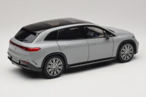 Mercedes EQS SUV X296 Manufaktur Alpine Grey NZG 1:18 B66960591 Metall — Bild 3 von 8