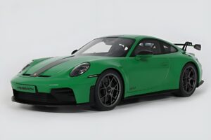 Porsche 911 992.2 GT3 Weissach Package Python Green GT Spirit 1:18 GT576 Resin