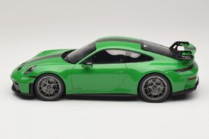 Porsche 911 992.2 GT3 Weissach Package Python Green GT Spirit 1:18 GT576 Resin — Bild 3 von 6