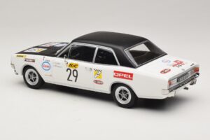 Opel Commodore A #29 J-L. Clarr / J-P. Peyroux Tour de France Automobile 1971 MCG 1:18 MCG18562R Metall — Bild 5 von 6