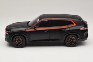 BMW XM G09 Matt Black Minichamps 1:18 110023301 Metall — Bild 4 von 8