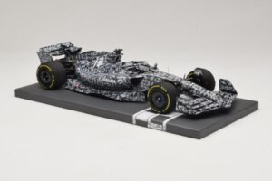 Alfa Romeo Orlen C42 R. Kubica Testing Barcelona 2022 Minichamps 1:18 117229988 Resin — Bild 4 von 7