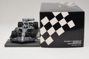 Alfa Romeo Orlen C42 V. Bottas Testing Barcelona 2022 Minichamps 1:18 117229977 Resin — Bild 6 von 7