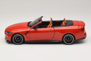 BMW M4 G83 Cabriolet Red Metallic Minichamps 1:18 110021030 Metall — Bild 4 von 8