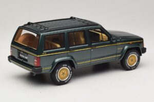 Jeep Cherokee XJ Limited Hunter Green Otto 1:18 OT1204 Resin — Bild 2 von 6