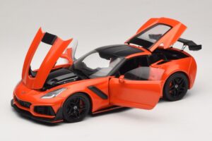 Chevrolet Corvette C7 ZR1 Rot IXO 1:18 U18RDC001-FO Metall — Bild 2 von 8