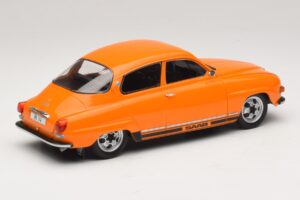 Saab 96 V4 Orange MCG 1:18 MCG18654 Metall — Bild 2 von 6