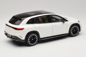 Mercedes EQS SUV X296 Manufaktur Diamond White NZG 1:18 B66960590 Metall — Bild 3 von 8