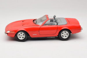 Ferrari 365 GTS/4 Spider Rot Techno Giodi 1:18 40028-P1 Metall — Bild 4 von 8
