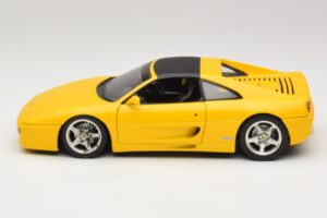 Ferrari F355 Spider Gelb mit Schwarzem Dach UT Models 1:18 180074030-P4 Metall — Bild 4 von 8