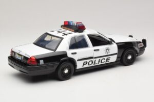 Ford Crown Victoria Police Interceptor The Hangover Movie Greenlight 1:18 12911 Metall — Bild 2 von 6