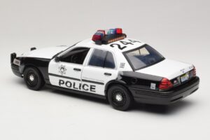 Ford Crown Victoria Police Interceptor The Hangover Movie Greenlight 1:18 12911 Metall — Bild 5 von 6