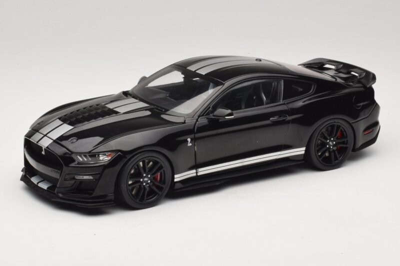 Ford Mustang Shelby GT500 S550 Schwarz IXO 1:18 U18RDC002-FO Metall