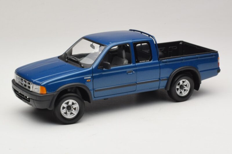 Ford Ranger Super Cab Blau Action 1:18 ACTION002 Metall