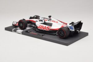 Haas VF-22 K. Magnussen Pole Position Brazilian GP 2022 Minichamps 1:18 117222120 Resin — Bild 5 von 7