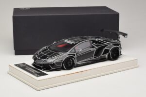 Lamborghini Aventador Liberty Walk TRON Glänzend Schwarz JUC 1:18 J32-14 Resin — Bild 7 von 7