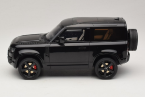 Land Rover Defender 90 L663 P400 X-Dynamic HSE Santorini Black GT Spirit 1:18 GT992 Resin — Bild 3 von 6