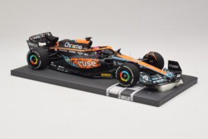 McLaren MCL36 #3 D. Ricciardo Abu Dhabi GP 2022 Minichamps 1:18 537224003 Resin — Bild 4 von 7