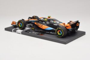 McLaren MCL60 #4 L. Norris 2nd Place Hungarian GP 2023 Minichamps 1:18 537233004 Resin — Bild 5 von 7