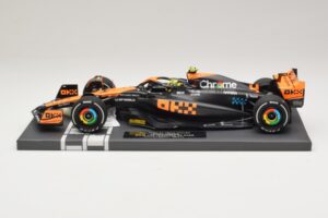 McLaren MCL60 #4 L. Norris 2nd Place Japanese GP 2023 Minichamps 1:18 537233504 Resin — Bild 3 von 7