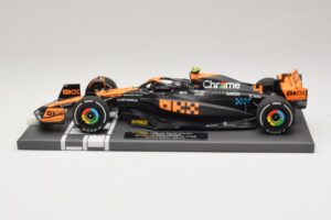 McLaren MCL60 #4 L. Norris 2nd Place Singapore GP 2023 Minichamps 1:18 537233404 Resin — Bild 3 von 7