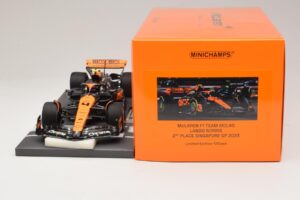 McLaren MCL60 #4 L. Norris 2nd Place Singapore GP 2023 Minichamps 1:18 537233404 Resin — Bild 6 von 7