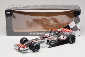 McLaren MP4/21 #3 K. Raikkonen 2006 Minichamps 1:18 530061803 Resin — Bild 7 von 7