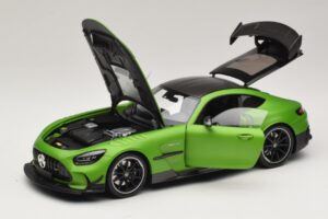 Mercedes AMG GT Black Series C190 Matt Green Metallic Minichamps 1:18 110032022 Metall — Bild 2 von 8
