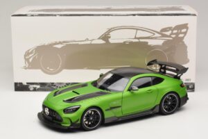 Mercedes AMG GT Black Series C190 Matt Green Metallic Minichamps 1:18 110032022 Metall — Bild 8 von 8