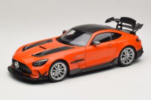 Mercedes AMG GT Black Series C190 Orange mit Silbernen Felgen Minichamps 1:18 110032024 Metall