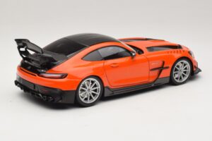 Mercedes AMG GT Black Series C190 Orange mit Silbernen Felgen Minichamps 1:18 110032024 Metall — Bild 3 von 8