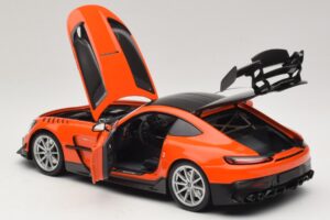 Mercedes AMG GT Black Series C190 Orange mit Silbernen Felgen Minichamps 1:18 110032024 Metall — Bild 5 von 8