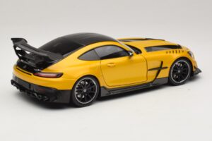 Mercedes AMG GT Black Series C190 Solarbeam Yellow Metallic Minichamps 1:18 110032021 Metall — Bild 3 von 8