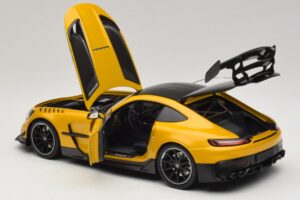 Mercedes AMG GT Black Series C190 Solarbeam Yellow Metallic Minichamps 1:18 110032021 Metall — Bild 5 von 8