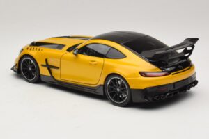 Mercedes AMG GT Black Series C190 Solarbeam Yellow Metallic Minichamps 1:18 110032021 Metall — Bild 7 von 8