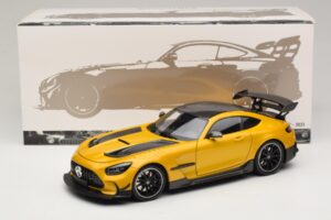 Mercedes AMG GT Black Series C190 Solarbeam Yellow Metallic Minichamps 1:18 110032021 Metall — Bild 8 von 8