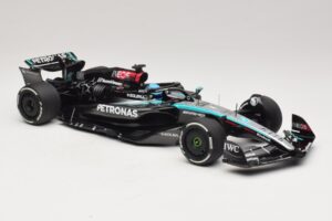 Mercedes AMG Petronas W15 E Performance G. Russell 2024 Minichamps 1:18 110240163 Resin — Bild 4 von 7