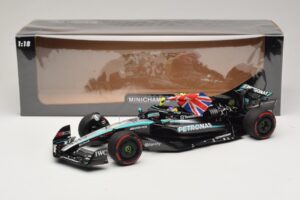 Mercedes AMG Petronas W15 E Performance L. Hamilton Winner British GP 2024 Minichamps 1:18 110241244 Resin — Bild 7 von 7