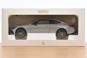 Mercedes CLE C236 Coupé Hightech Silver Norev 1:18 183939 Metall — Bild 2 von 2