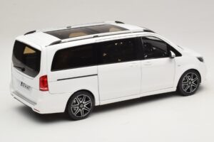 Mercedes V-Class W447 AMG Line Weiß Norev 1:18 183876 Metall — Bild 3 von 8