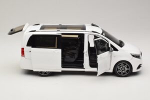 Mercedes V-Class W447 AMG Line Weiß Norev 1:18 183876 Metall — Bild 4 von 8