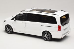 Mercedes V-Class W447 AMG Line Weiß Norev 1:18 183876 Metall — Bild 7 von 8