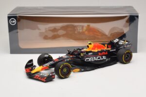 Oracle Red Bull Racing RB19 S. Perez Abu Dhabi GP 2023 Minichamps 1:18 110232311 Resin — Bild 7 von 7