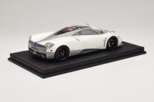 Pagani Huayra Luminous Green AB 1:18 REMC041 Resin — Bild 3 von 7