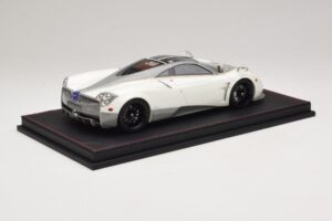 Pagani Huayra Luminous Green AB 1:18 REMC041 Resin — Bild 3 von 7