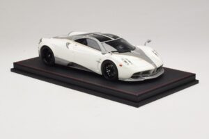 Pagani Huayra Luminous Green AB 1:18 REMC041 Resin — Bild 4 von 7