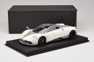 Pagani Huayra Luminous Green AB 1:18 REMC041 Resin — Bild 7 von 7